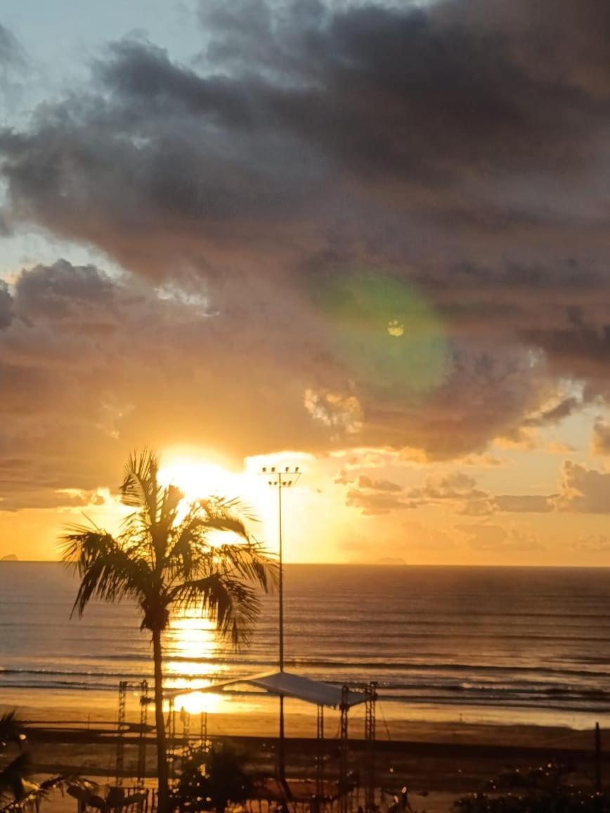 Apto Em Frente Ao Mar - Predio Redondo Peruibe Luaran gambar